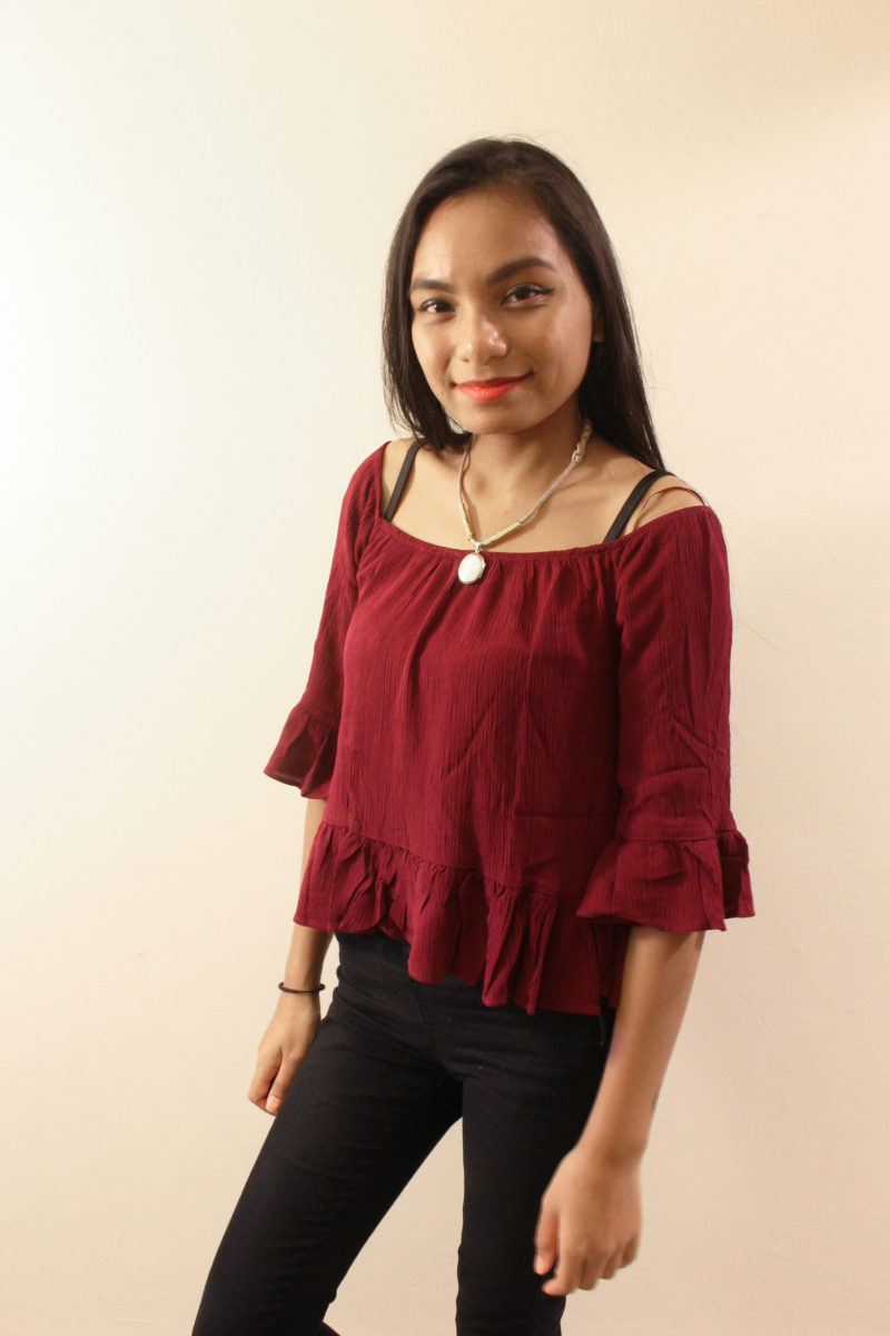 Styling-Maroon-Off-The-Shoulder-Top-LINDATENCHITRAN-3-1616x1080